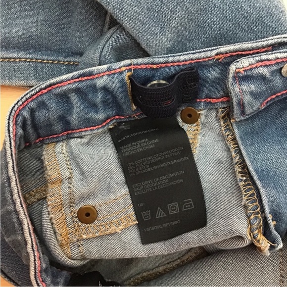 Tommy Hilfiger stretchy skinny jeans with adjustable waist. Size 3 t - Picture 6 of 7